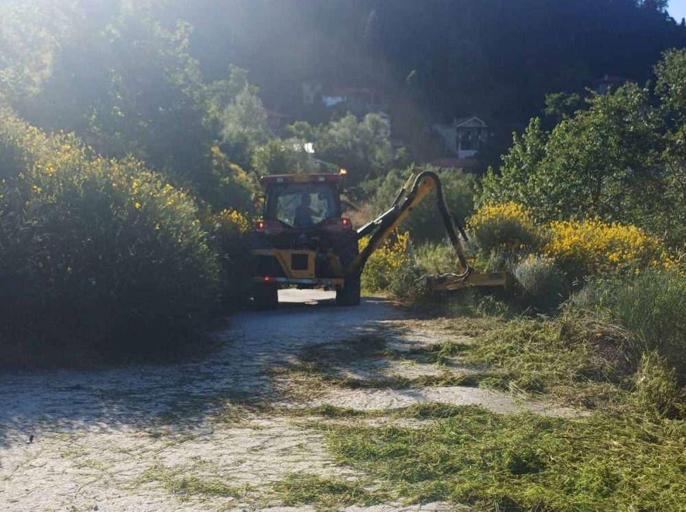 Παρεμβάσεις καθαρισμού και καλλωπισμού στο εσωτερικό οδικό δίκτυο της Κρανιάς από τον Δήμο Μετεώρων